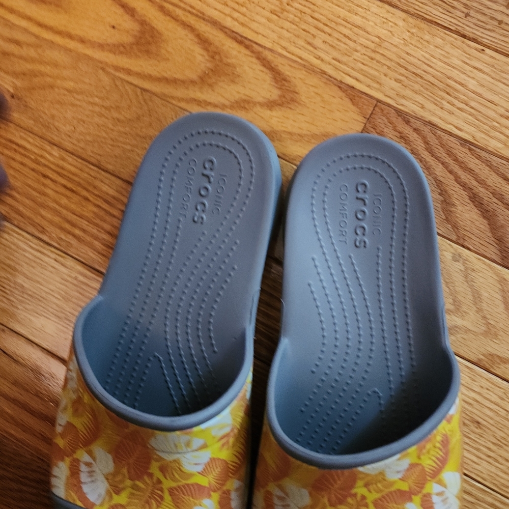 Crocs Slide Sandals - Picture 6 of 8